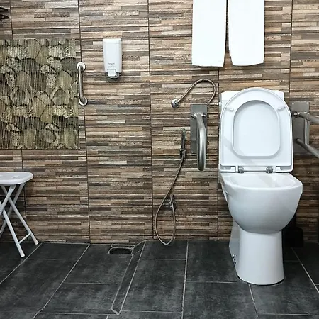 Gira ゲストハウス 3*