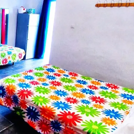 ゲストハウス Gira オデセイシェ