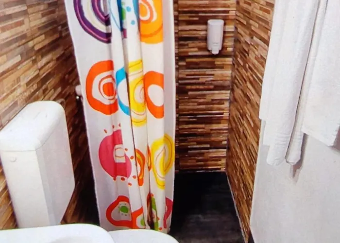 ゲストハウス Gira 3*